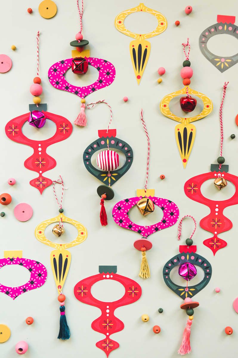 ๐ Retro Christmas Ornament Crafting Class | All Ages Welcome!